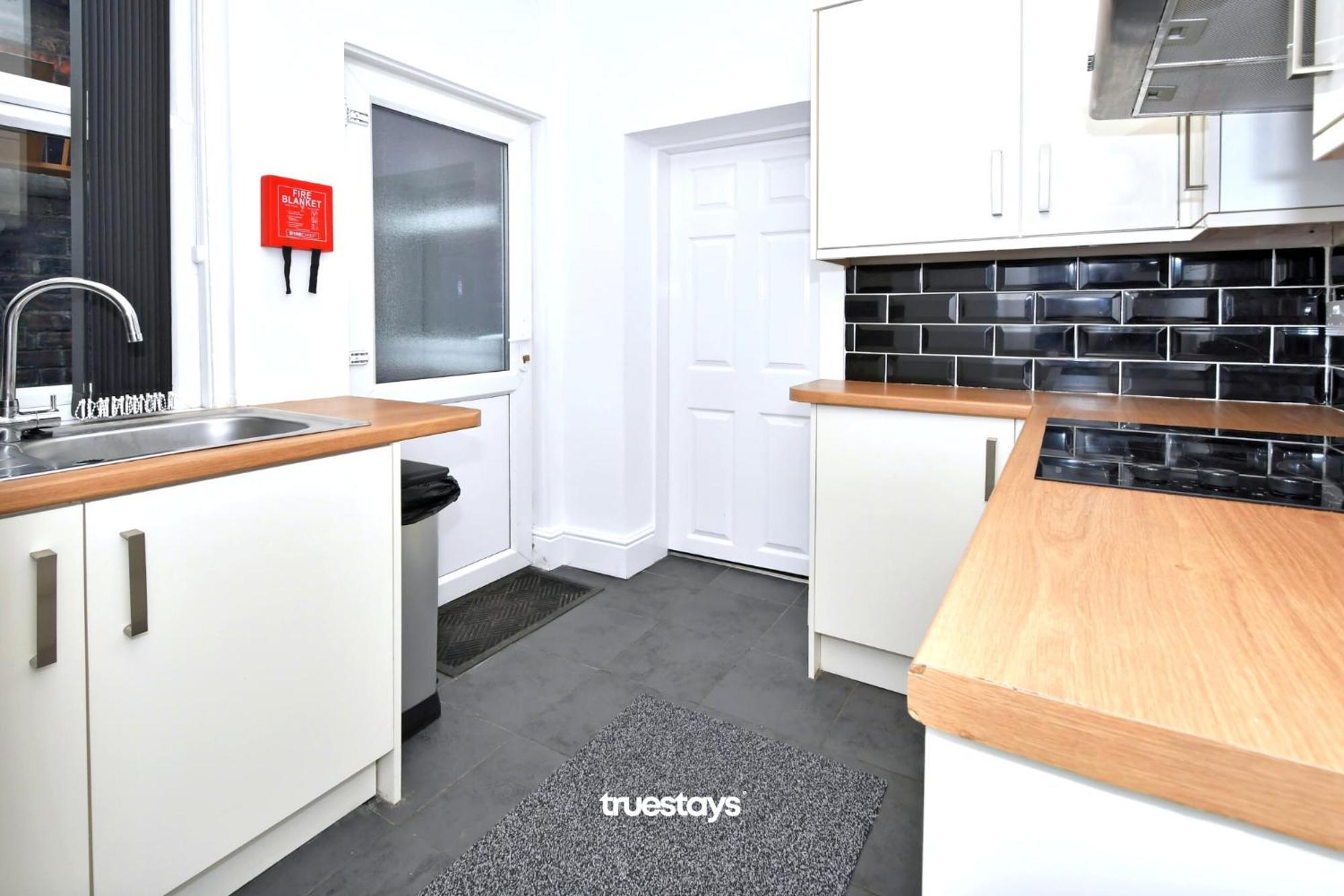 Gilman House By Truestays - 4 Bedroom House In Stoke-On-Trent Etruria Bagian luar foto